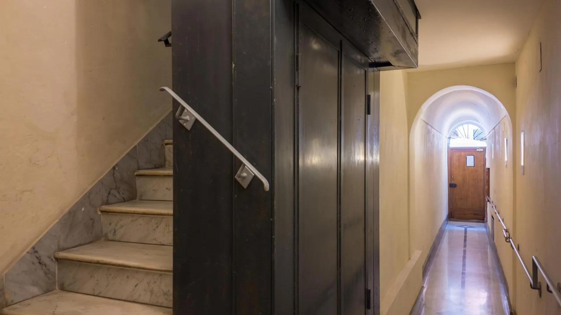 The Best Rent - Charming Two-Bedroom Apartment Near The Vatican Rome Italië