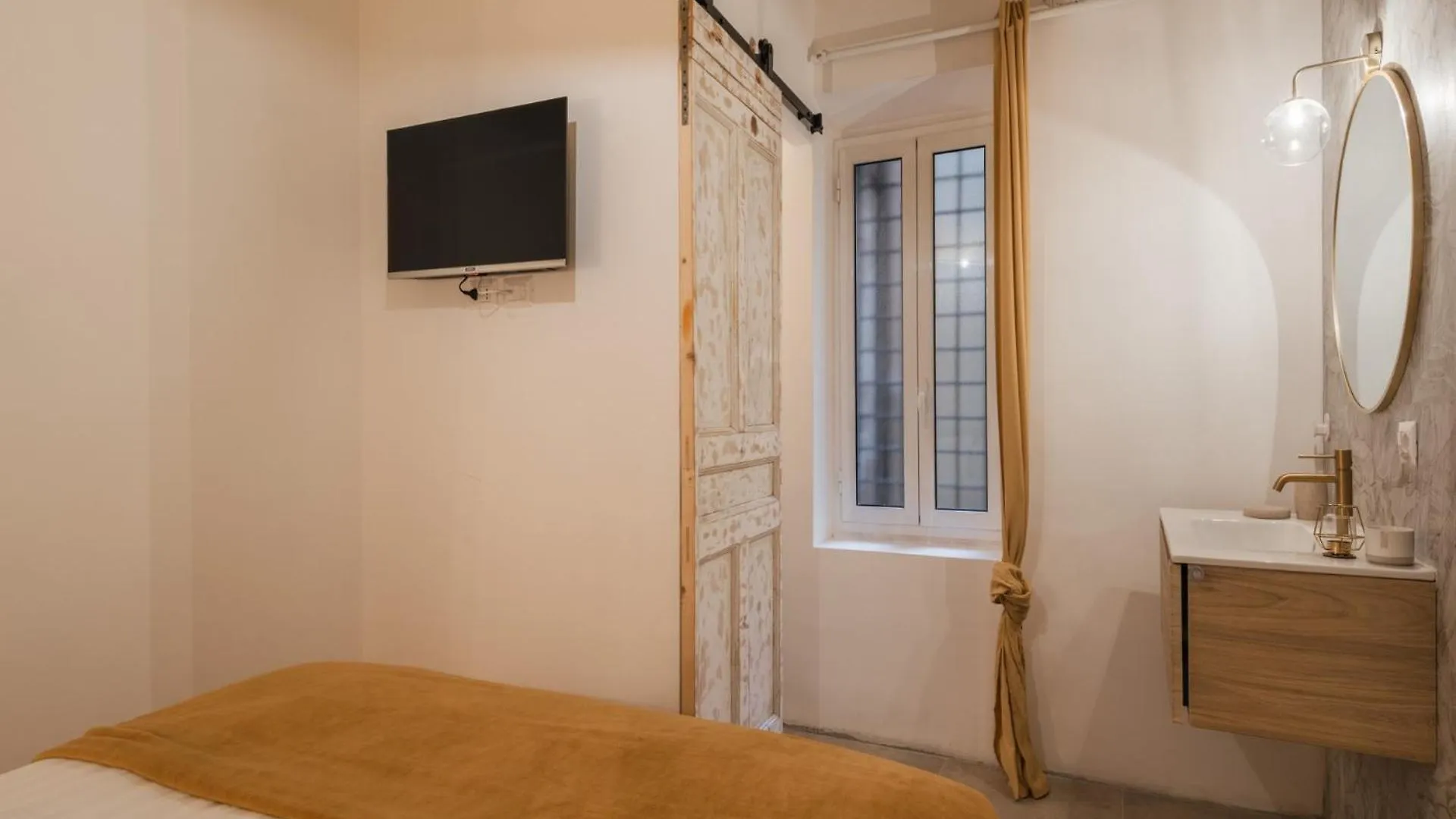 The Best Rent - Charming Two-Bedroom Apartment Near The Vatican Rome Italy